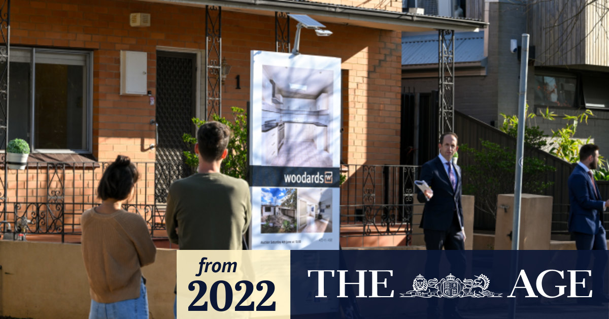 Melbourne auctions Brunswick fixerupper passes in as rising building